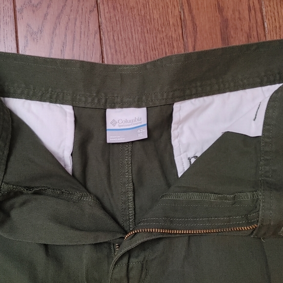 Columbia Cargo Shorts - Picture 5 of 9
